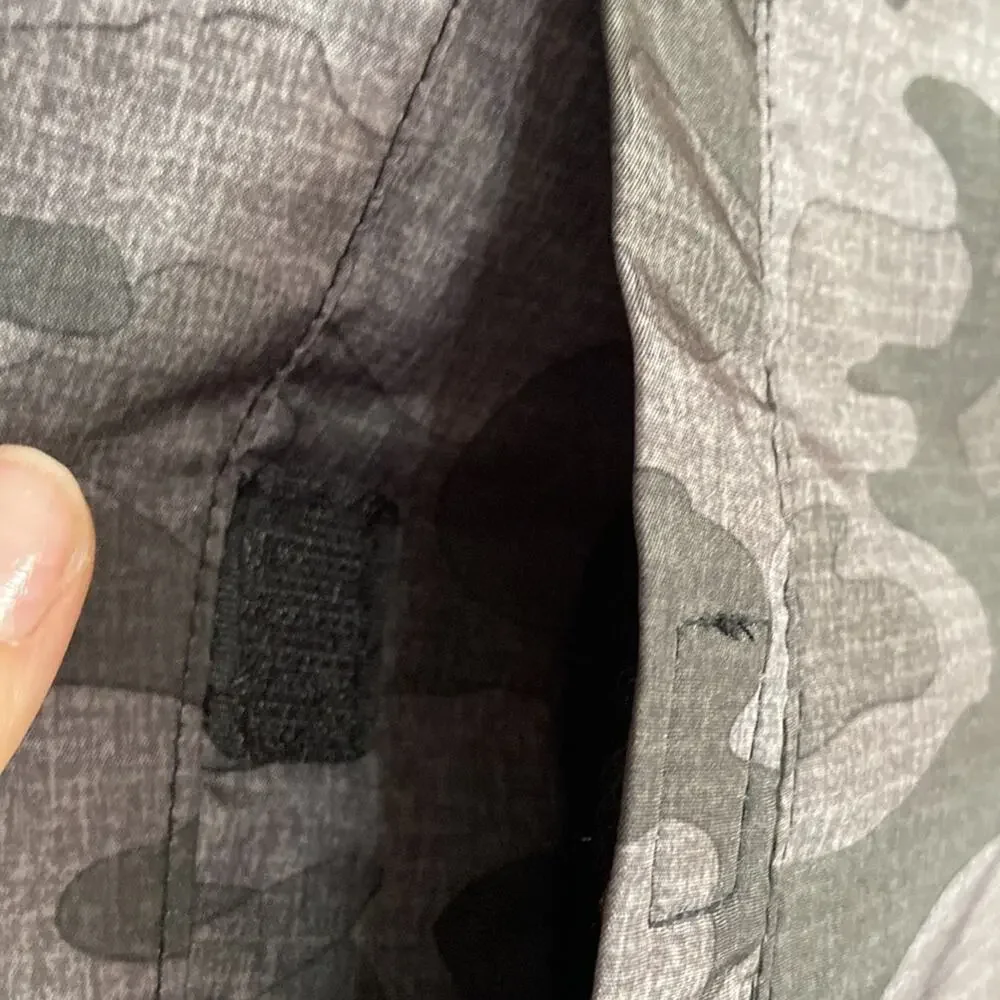 Buffalo David Bitton Youth Black/Gray Camo Reversible Vest Size 14-16